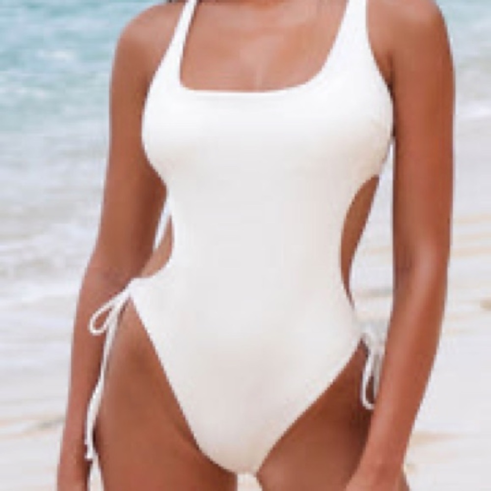 Berlook White X Cross One-Piece Swimsuit